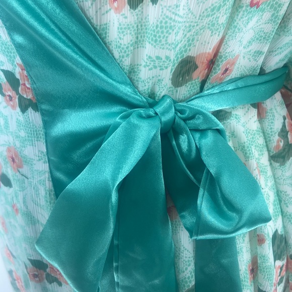 Victoria's Secret peach and aqua, wraparound silky feeling floral robe - Picture 11 of 15